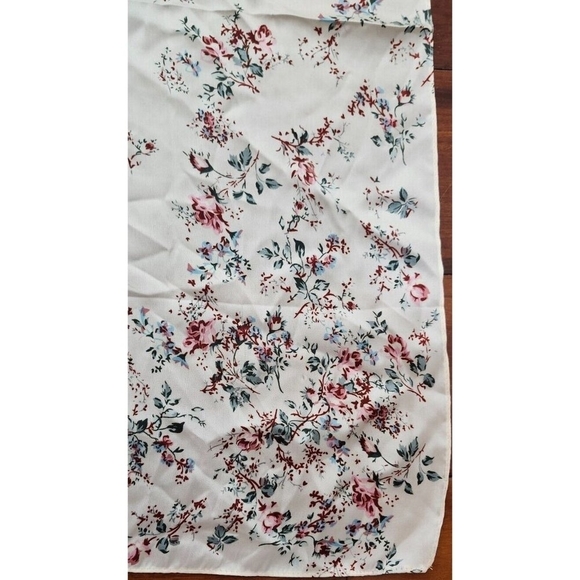 Women's Scarf Cream Red Floral Spring Scarf 27"/27" Square Polyester - Picture 3 of 10
